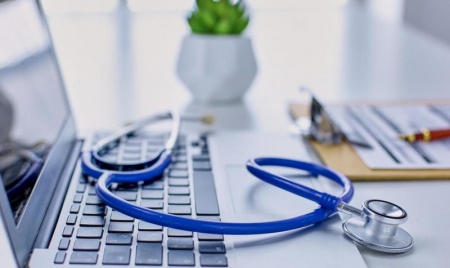 Les &eacute;tapes cl&eacute;s de la pose d'une proth&egrave;se auditive &agrave; Sainte-Menehould